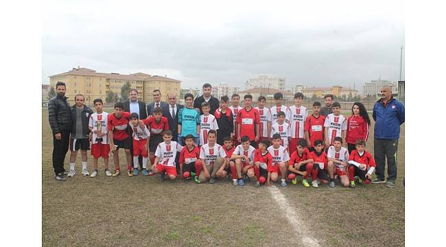 Şırnak&#39;ta düzenlenen futbol turnuvası sona erdi