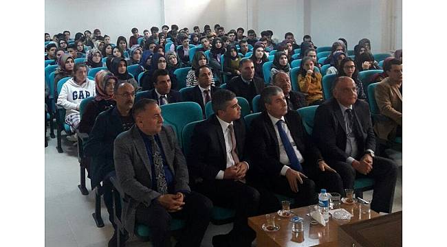 Tatvan&#39;da öğrencilere yönelik seminer düzenlendi