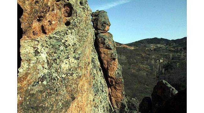 2 bin yıllık kayalar, turizme kazandırılmayı bekliyor