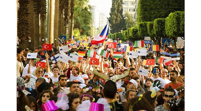 Adana ekonomisine &#39;karnaval&#39; dopingi