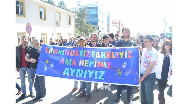 Bingöl&#39;de Otizm farkındalığı