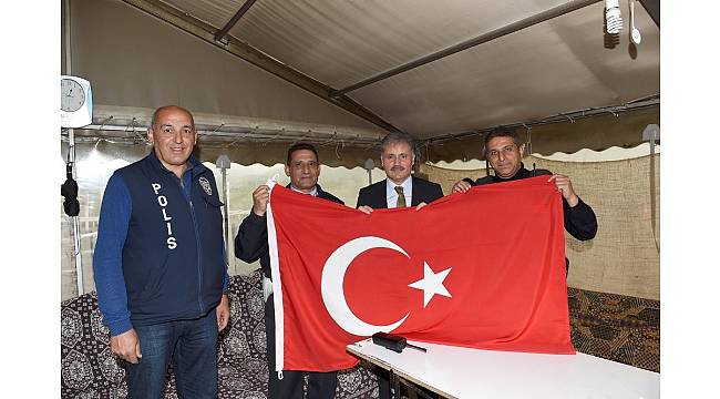 Çakır görev başındaki polisleri ziyaret etti