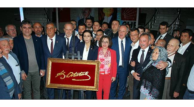 CHP&#39;liler Manisa&#39;da dayanışma yemeğinde buluştu