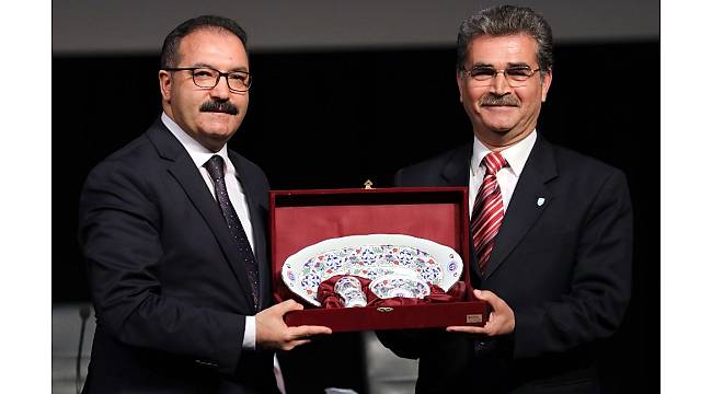 Gaziantep&#39;te Suriye ve Suriye Türkmenlerinin geleceği paneli