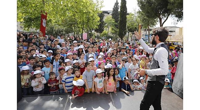 Konak&#39;ın dört bir yanında 23 Nisan coşkusu