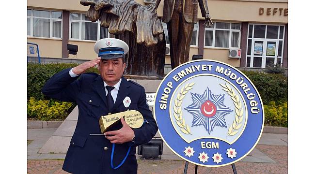 Polis memuruna altın düdük