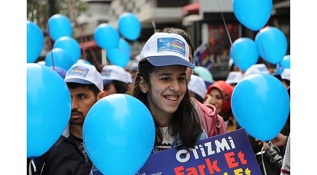 Samsun&#39;da otizmliler için farkındalık yürüyüşü