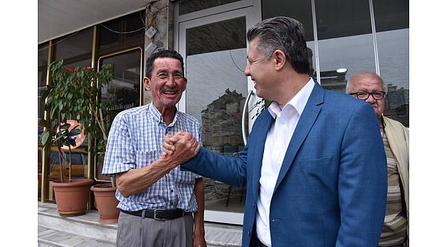 AK Parti&#39;nin adayı Özkan çalışmalarını Demirci&#39;de sürdürdü