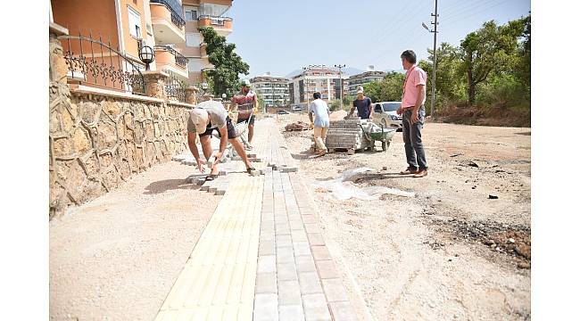 Alanya&#39;da parke ve kaldırım taşı çalışması