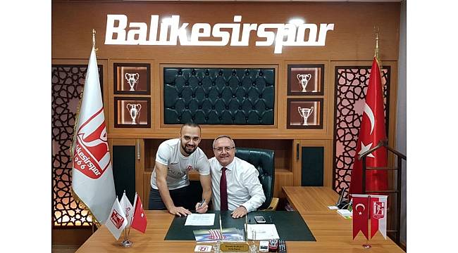 Balıkesirspor&#39;da Doğa ve Muhammed Ali de imzaladı