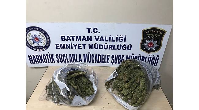 Batman&#39;da 5 kilo 700 gram esrar ele geçirildi