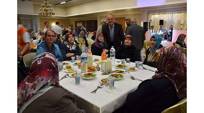 Biga&#39;da şehit ve gazi yakınlarına iftar verildi