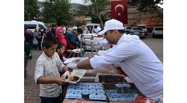 BTSO 250 yetim çocuk ve ailelerini iftarda buluşturdu