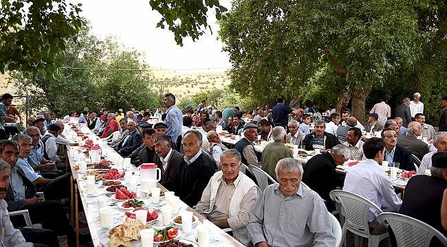 Büyükşehir hergün bir mahallede iftar çadırı kuruyor