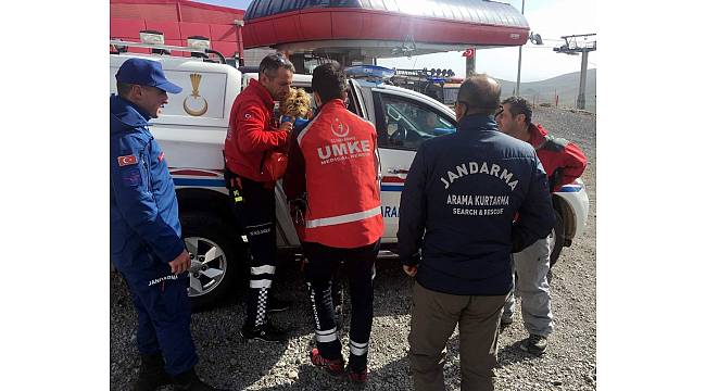 Erciyes&#39;e tırmanırken yaralanan dağcıyı jandarma ve UMKE kurtardı