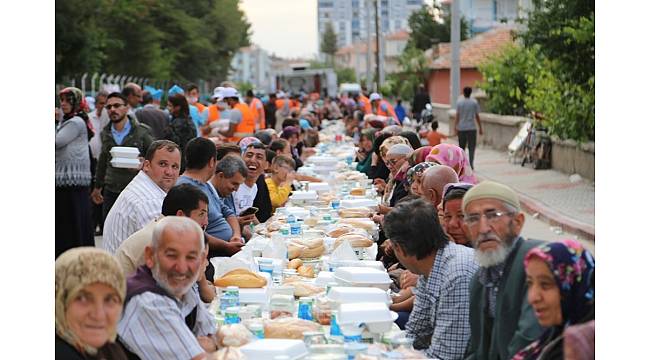 Ereğli&#39;de geleneksel mahalle iftarları sürüyor