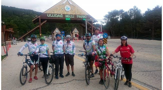 Görmeden Uludağ&#39;a pedalladılar