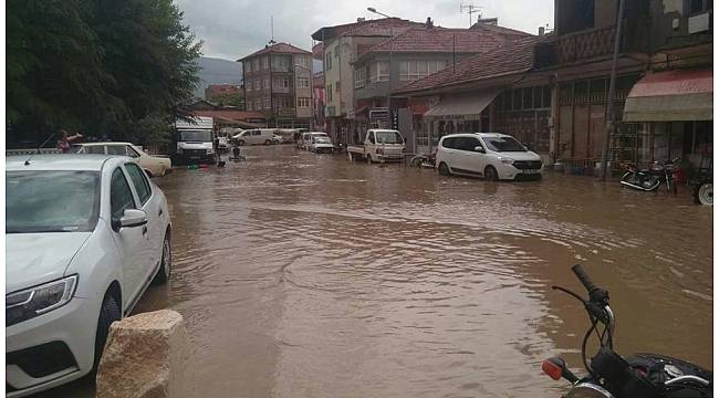 Isparta Gelendost&#39;ta şiddetli yağış