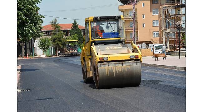 Kartepe&#39;de asfalt çalışmaları devam ediyor