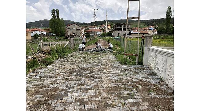 Kızılcahamam&#39;da kilit taşı döşemeleri başlatıldı