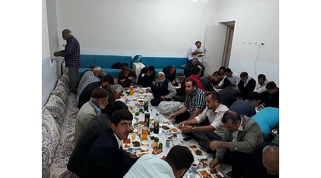 Köy muhtarından iftar yemeği