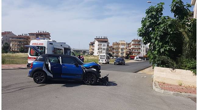 Manavgat&#39;ta trafik kazası: 2 yaralı