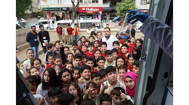 MESKİ&#39;nin gezici su analiz aracı ilgi odağı oldu