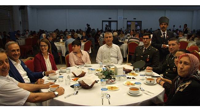 Ödemişli gazi ve şehit aileleri iftarda buluştu