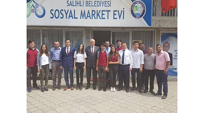 Öğrencilerden Sosyal Market Evi&#39;ne anlamlı destek