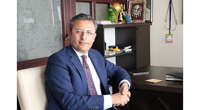 Pamuk: &quot;Masa başında oturarak belediyecilik yapmanız mümkün değil&quot;