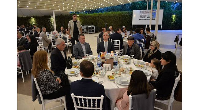 Şehit ve Gazi aileleri onuruna iftar yemeği verildi