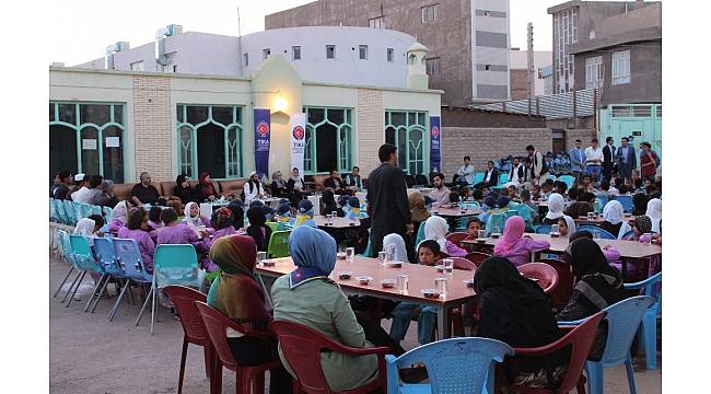 TİKA Herat&#39;ta 250 yetim için iftar programı düzenledi