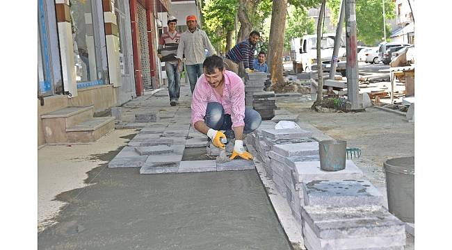 Turan Özdemir Caddesi yenileniyor