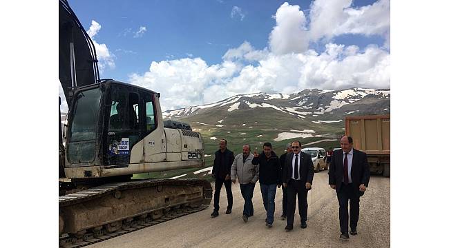 Vali Ali Hamza Pehlivan Bayburt Aydıntepe Trabzon arasında devam eden yol çalışmalarını inceledi