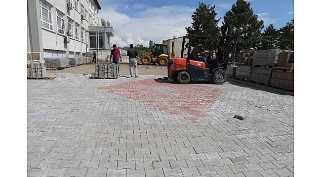 Varto Belediyesi çevre düzenlemesiyle sezonu başlattı