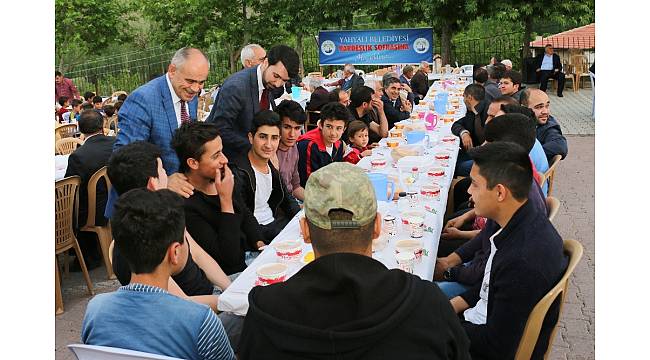 Yahyalı&#39;da &#39;Kardeşlik Sofrası&#39; Kirazlı Mahallesinde kuruldu