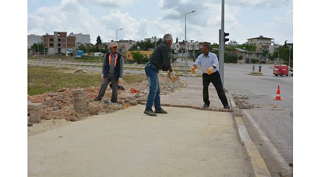 Yeni Mahallede kaldırım çalışması