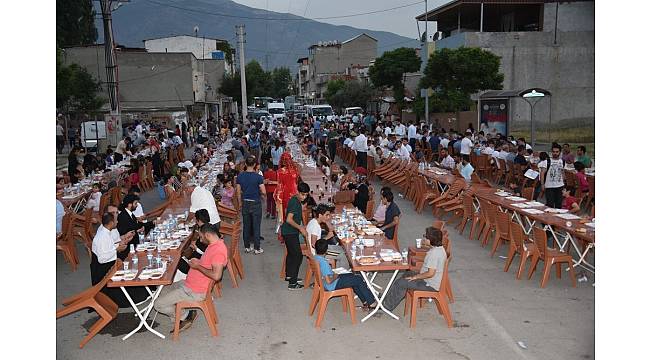 Yunusemre iftar sofrasını Spil&#39;de kurdu