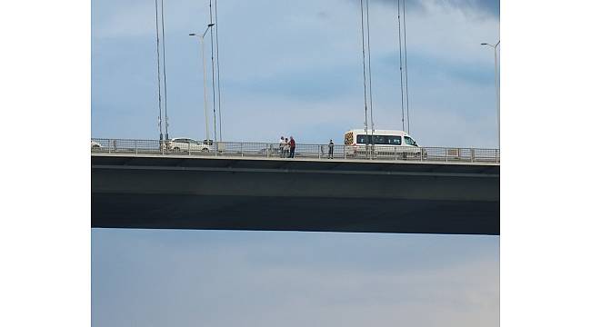 15 Temmuz Şehitler Köprüsü&#39;nde intihar girişimi