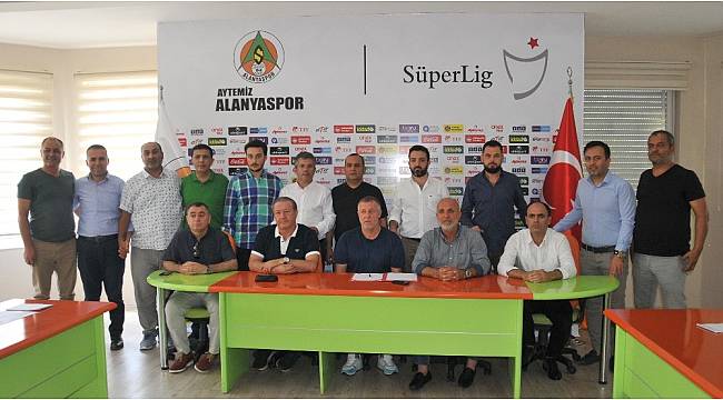 Alanyaspor, Mesut Bakkal ile sözleşme yeniledi