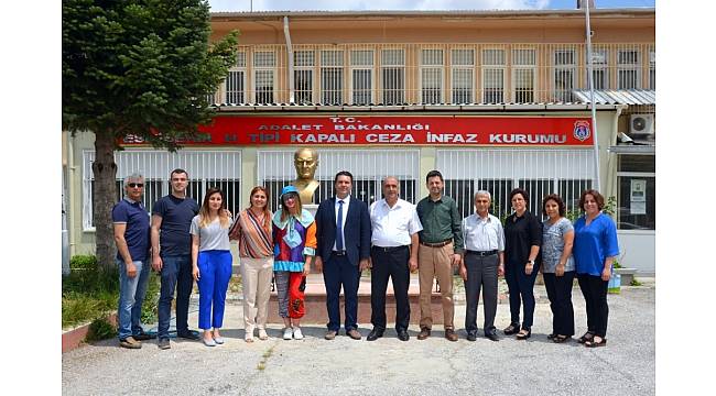 Anneleriyle cezaevinde yaşayan çocuklar için eğlence programı gerçekleştirildi