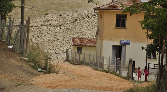 Arguvan’da yol çalışmaları sürüyor