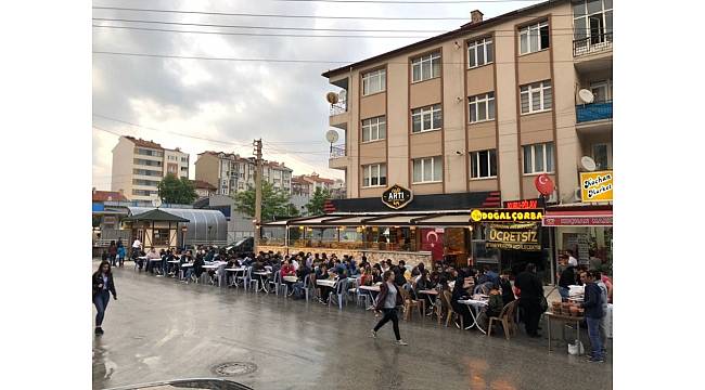 Askıda iftar ile günlük 400 kişiye iftar veriyorlar