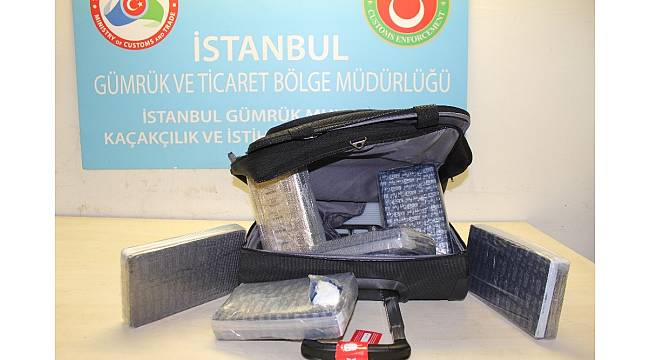 Atatürk Havalimanı&#39;nda yolcunun valizinden 6,5 kilo kokain çıktı