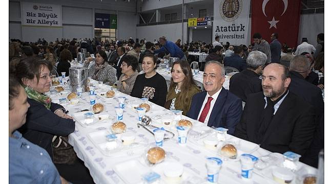 Atatürk Üniversitesi ailesi iftarda bir araya geldi