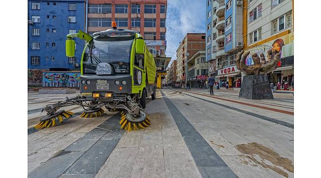 Batman&#39;da bir ayda 11 bin ton çöp toplandı