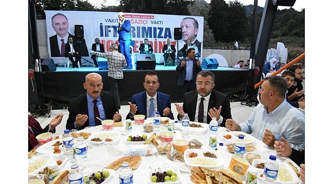 Boğaziçi iftarı Yeni Pazaryerinde yapıldı