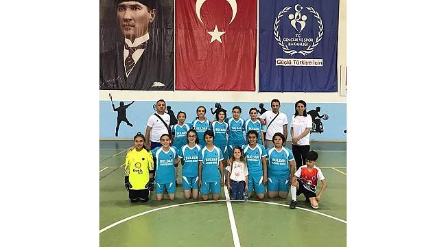 Buldanlı kızlar futsal turnuvasından 3.&#39;lük ile döndü