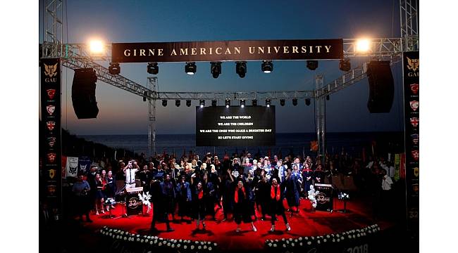 Cumhurbaşkanı Akıncı&#39;nın katıldığı törenle diplomalarını aldılar