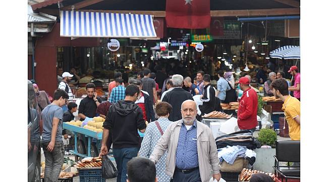 Elazığ Kapalıçarşı&#39;da Ramazan bereketi